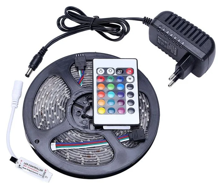 Banda RGB 5 metri cu 300 de leduri, 19,99 lei